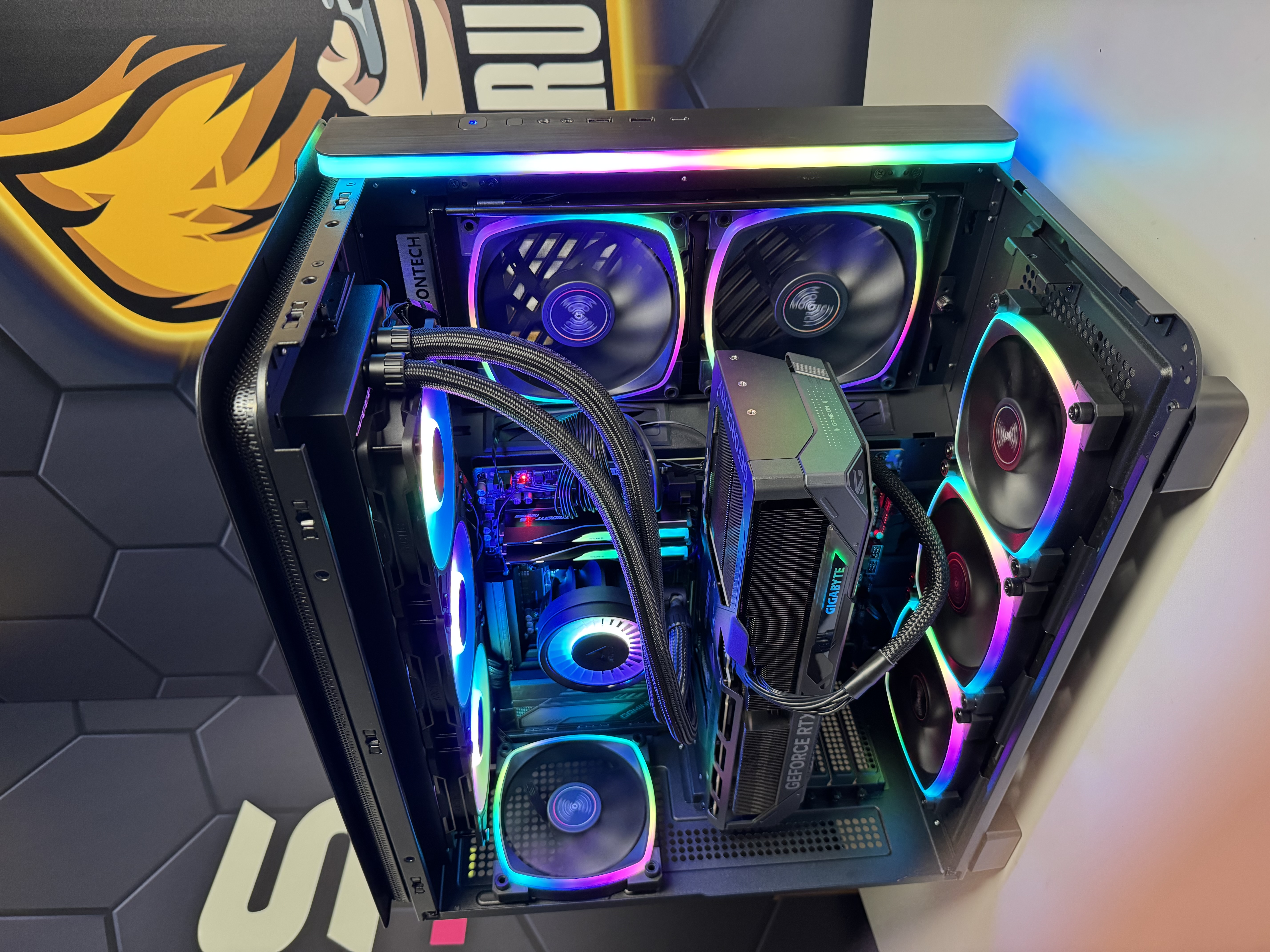 4GAMES FCL-10, AMD Ryzen 7 9800X3D, RTX 5080, 32GB RAM, 1TB SSD