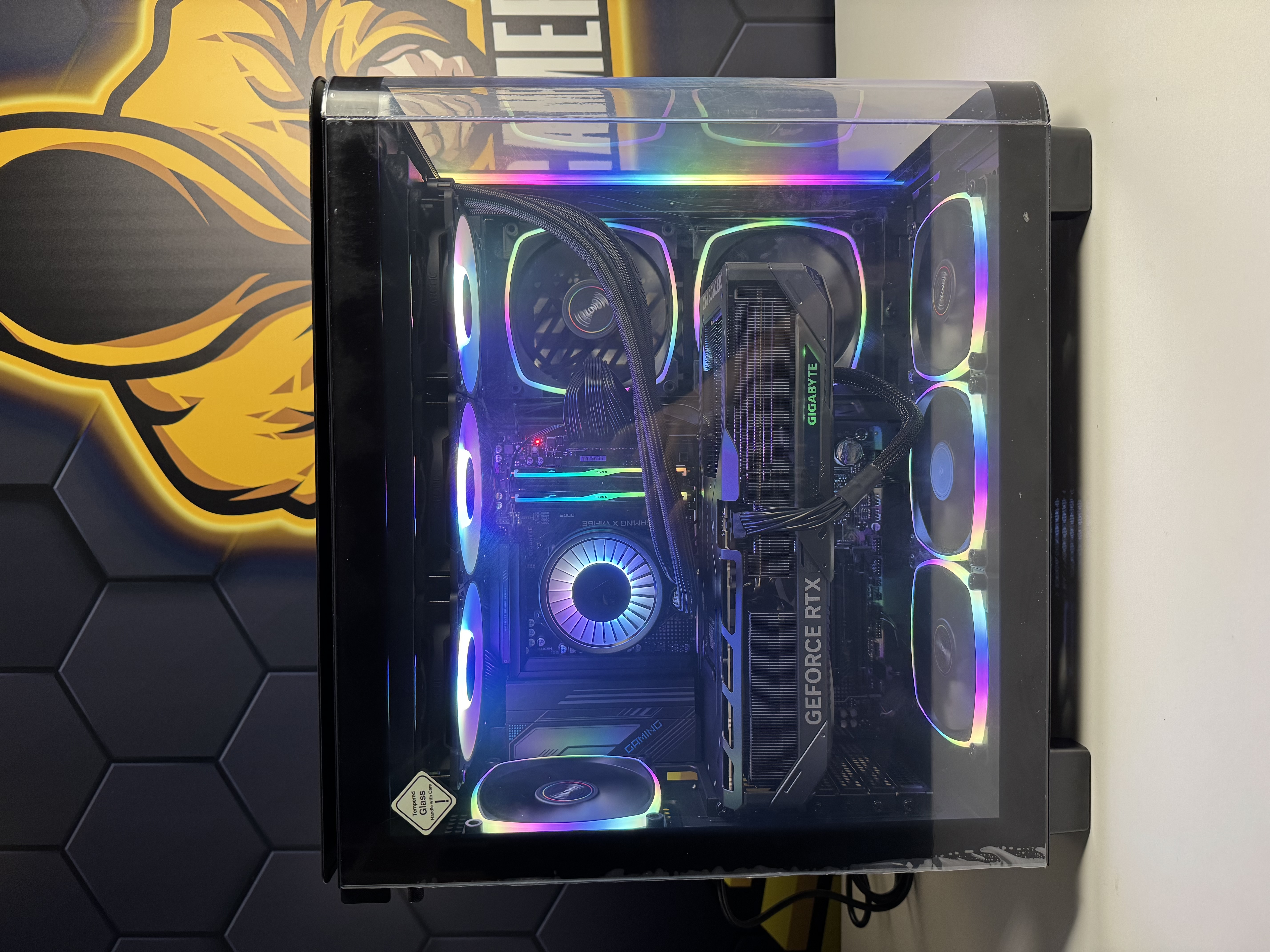 4GAMES FCL-10, AMD Ryzen 7 9800X3D, RTX 5080, 32GB RAM, 1TB SSD